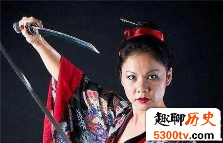 日本女武士战场上心狠手辣私下却是男人的玩物