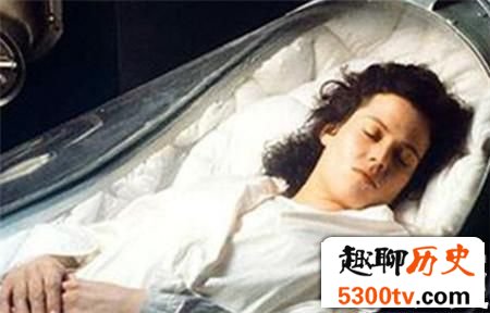 600年女尸产下活婴最终死于病毒感染！