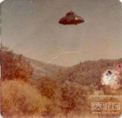 绝密档案曝光：英国飞行员60年前遇UFO