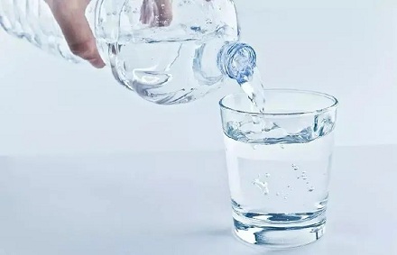 水不是最补水的饮品是真的吗？