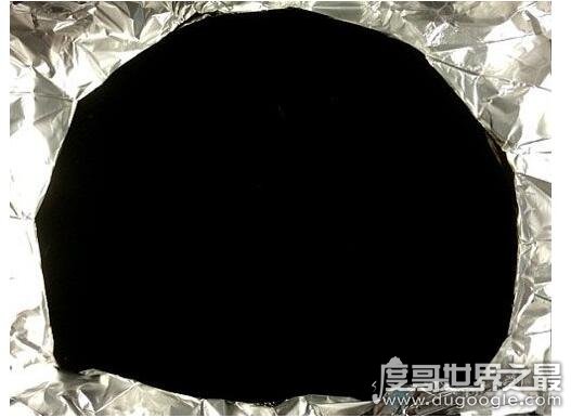 世界上最黑的物质，纳米碳管黑体可以吸收99.965%的可见光