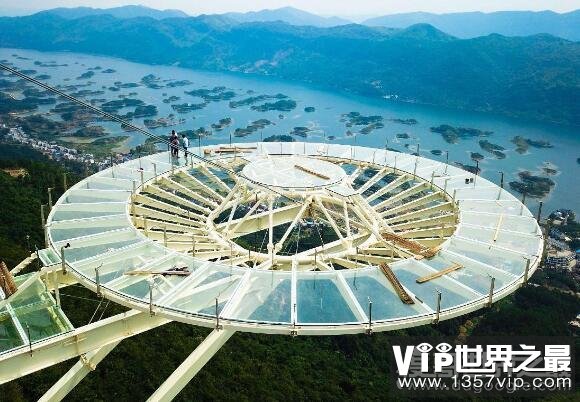 世界上最大玻璃观景平台，仙岛湖天空之镜创吉尼斯(700平方米)