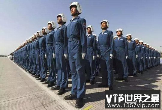 中国部队中一个师多少人，常规陆军师为1.2万人(空军只有2千人)