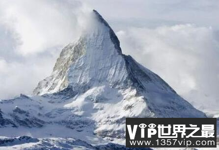 世界上最高的山峰：珠穆朗玛峰8844.43米