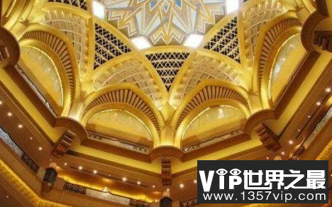 世界上最好的酒店 40吨黄金打造