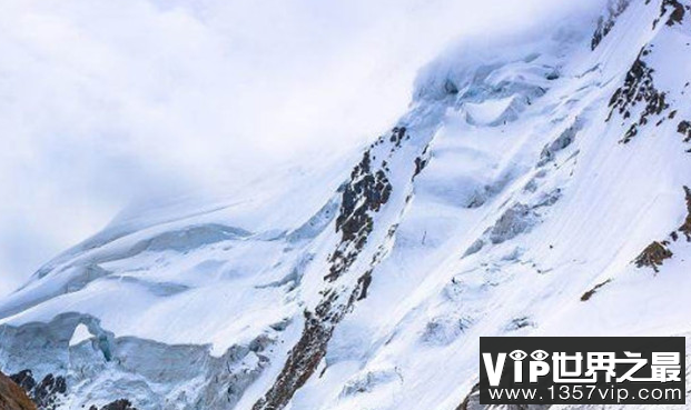 梅里雪山是中国十大最美丽的雪山之一