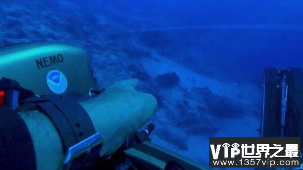 探险家在百慕大三角海底发现疑似UFO