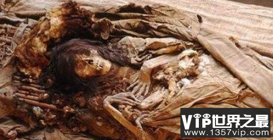 千年女尸生下7斤重女婴，古尸产女婴活了72小时