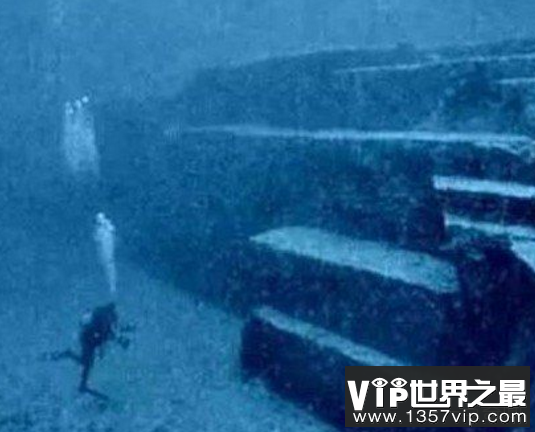 琉球海底发现神秘石头建筑，体型巨大