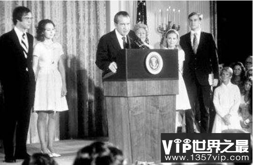 美国尼克松水门事件，直接导致尼克松下台(美国政治丑闻)