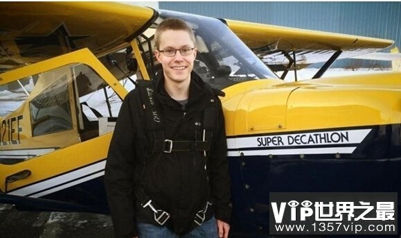世界上年纪最小的飞行员，年仅19岁环球飞行(www.5300tv.com)