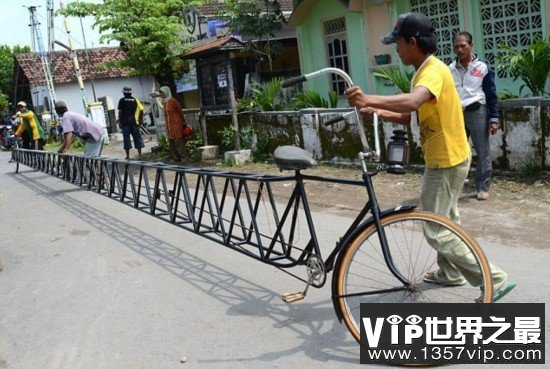 世界上最长的自行车，长达35.79米(www.5300tv.com)