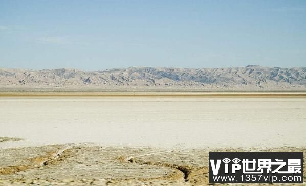 世界上最大的盐湖沙漠：吉利特，最美的沙漠盐湖（图3）