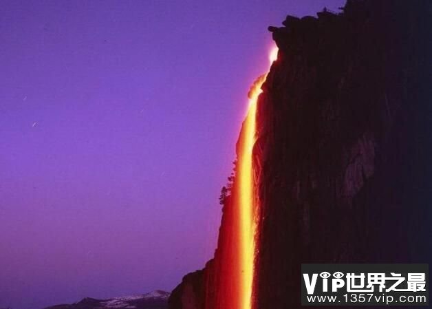 罕见自然奇观：火瀑布，609米的橘红色大瀑布(2)