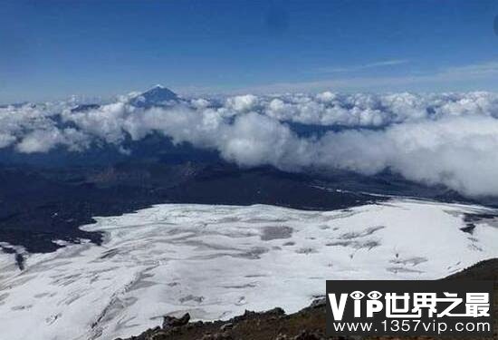 罕见的火山口上的冰川之谜：谁说的水火不相容