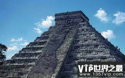 玛雅神庙惊现神秘光束:世界末日的信号吗？