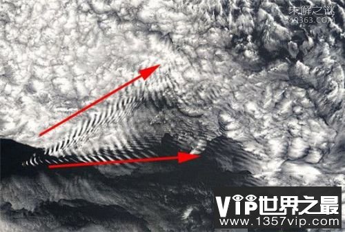 外星UFO加速进入地球监控?NASA卫星照现铁证