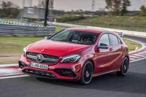 奔驰最便宜的跑车：AMG A45售价49.8万(百公里加速4.2秒)