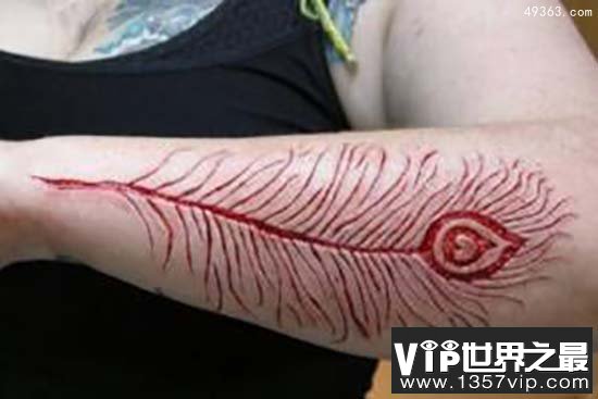 世界十大禁忌纹身：割肉纹身看着都疼
