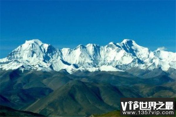 世界十大最高的山峰 榜首珠穆朗玛峰高8844.43米,你知道哪几座