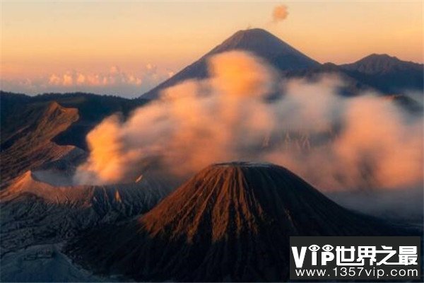 世界十大超级火山 长白山火山成人气旅游地，你认识哪几座