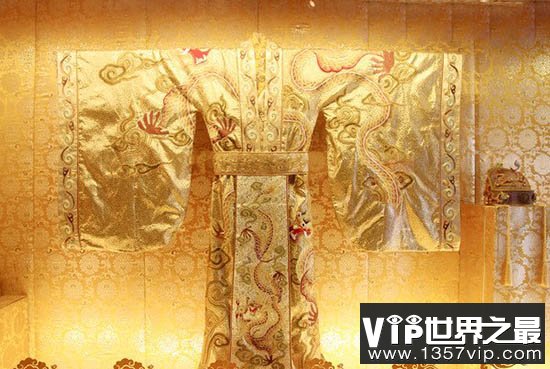 古代皇帝的龙袍起源于什么时候呢？