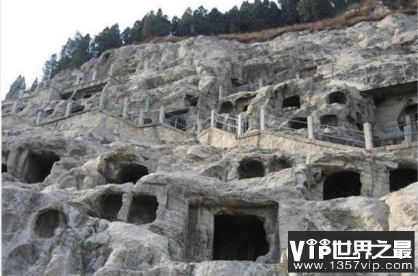 关于龙门石窟的传说，著名的卢舍那大佛是根据武则天容貌雕凿的