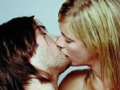 接吻一直伸舌头的男人是什么性格，11种接吻方式
