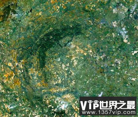 世界上最大的陨石坑：弗里德堡陨石坑，直径长达248公里
