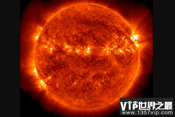 太阳黑子的形成原因，强磁场引发的温度骤降(温差数千度)
