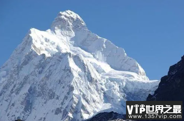 世界最高的山峰前十名，珠穆朗玛峰霸占榜首