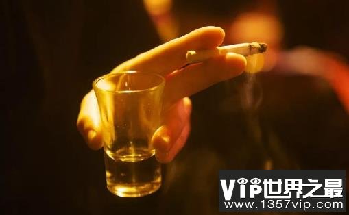 千杯不醉的人的秘诀 关于安全喝白酒的量