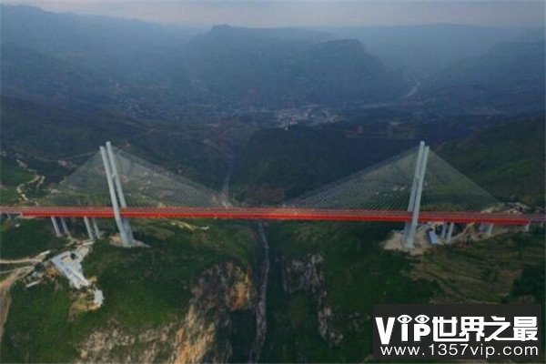 中国10大超级工程，三峡大坝上榜，第一是铁路建筑史上的丰碑