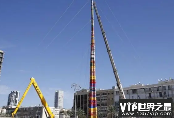 世界上最高的乐高玩具塔 用了50万块积木(高度达到31.16米)