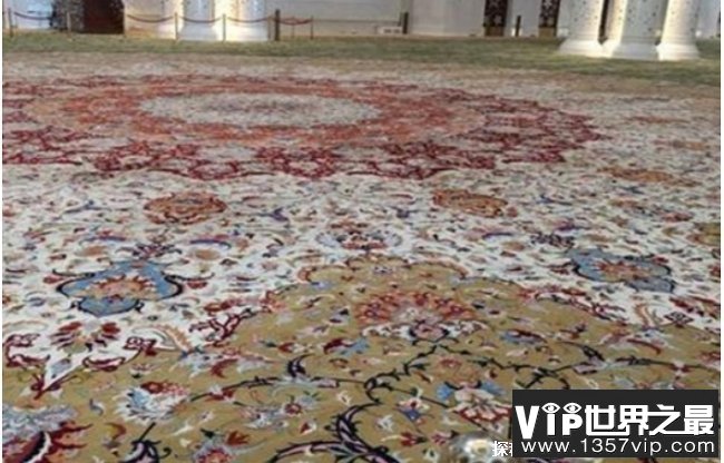 世界上最大的地毯在哪 来自于伊朗(5625平方米)