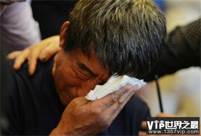 13岁男孩儿考试分数太低 被父亲失误杀死（父亲教育）