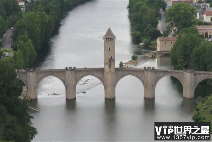 世界上最漂亮的拱桥 保加利亚魔鬼桥 (风景如诗如画)