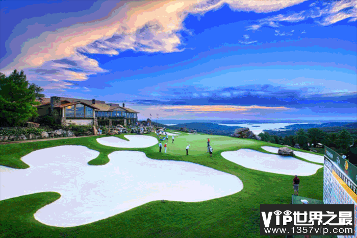 世界上最大的高尔夫球场是深圳观澜湖球场 30万平方米 