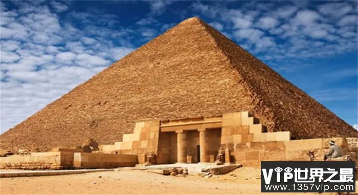 探寻古老文明：埃及金字塔中的谜团与传说