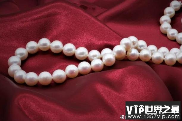 世界上最长的珍珠项链 长度达到2278.5米重169.89公斤(历时半年)