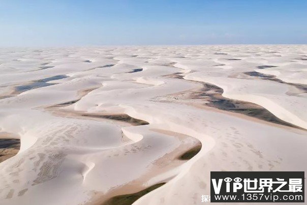 世界上最与众不同的沙漠 拉克伊斯沙漠降水多(周边是湖泊)