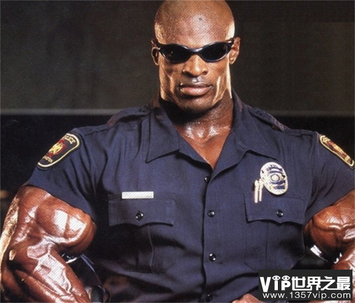 世界上肌肉最大的男人 才当过警察的库尔曼（肌肉最大）