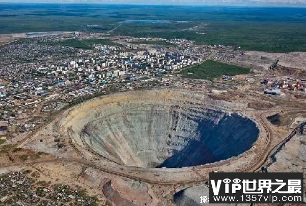 世界上十大最壮观坑洞 每一个都无比壮观(是旅游胜地)