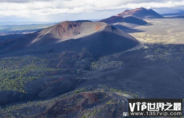 世界上最大的火山群 俄罗斯堪察加火山群(超过300座)