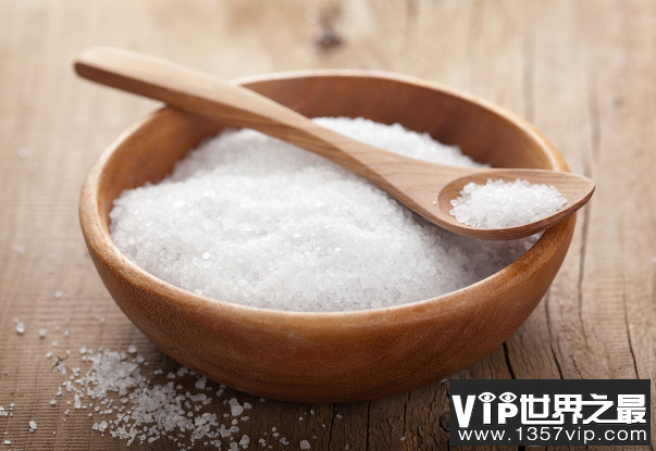 每天少吃一克盐身体会发生什么 低钠盐比普通盐好在哪里