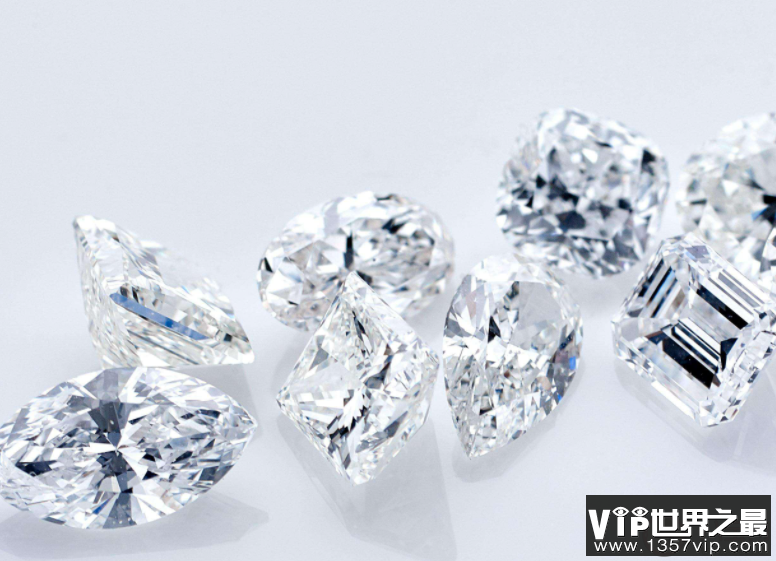 人造钻石市场份额接近50%是怎么回事 如何看待天然钻石价格下降