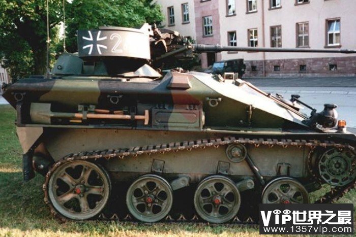 世界上最小的坦克，仅2.75吨重