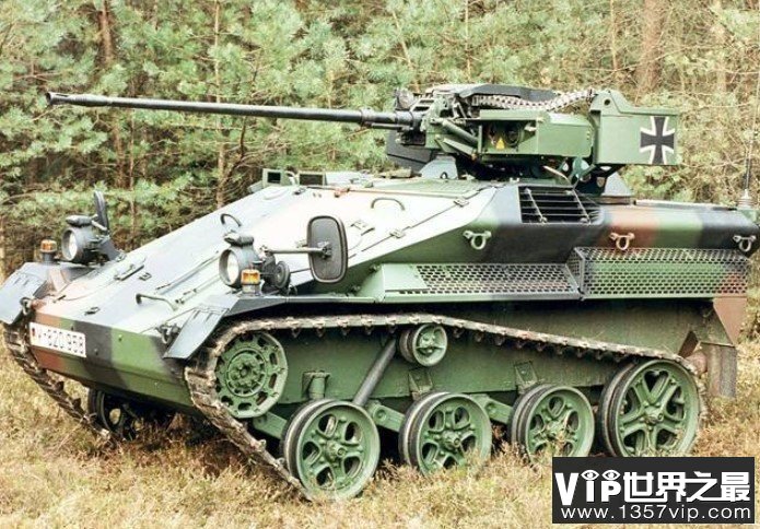 世界上最小的坦克，仅2.75吨重