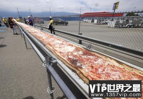 盘点世界之最食物制作，世界最长披萨全长2.13公里