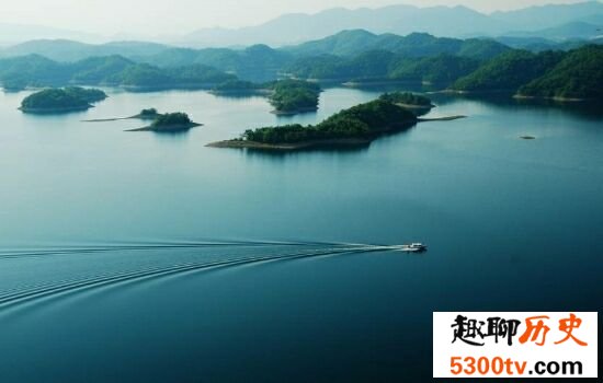 中国最美的十大湖泊，美丽的青海湖高居榜单榜首！